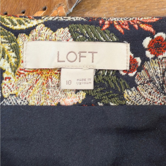 LOFT Multicolor Floral Mini Skirt - Picture 3 of 5